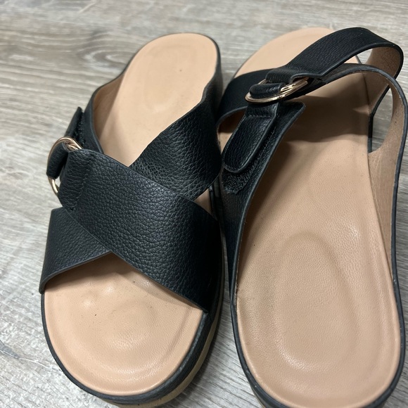 Patrizia Rutha Wedge Sandal in great condition! Woman’s size 8. great condition - Picture 5 of 7